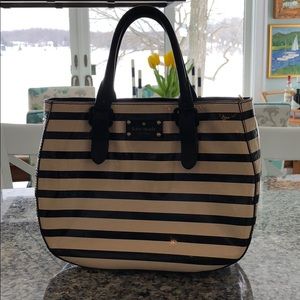 Patent Kate Spade purse